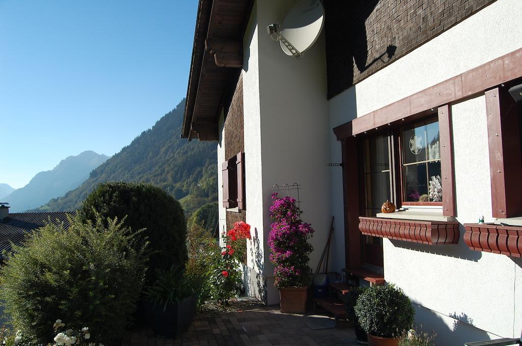 Haus Kinsperger Apartman Klosterle am Arlberg Kültér fotó