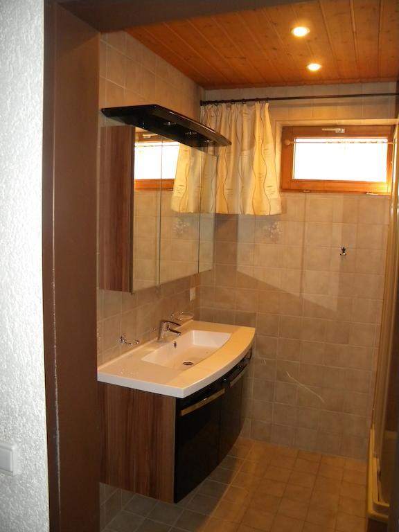 Haus Kinsperger Apartman Klosterle am Arlberg Szoba fotó
