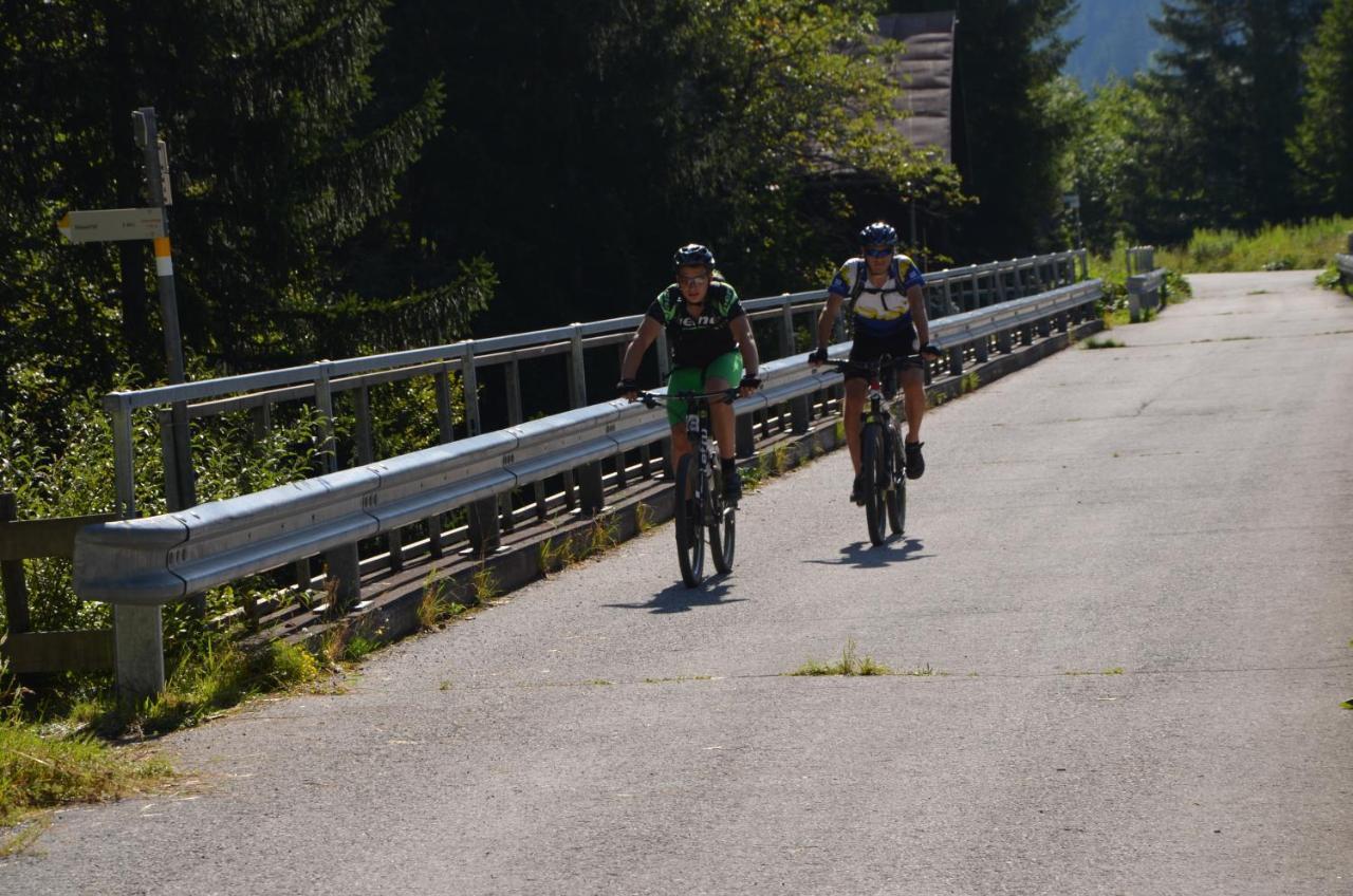 Haus Kinsperger Apartman Klosterle am Arlberg Kültér fotó